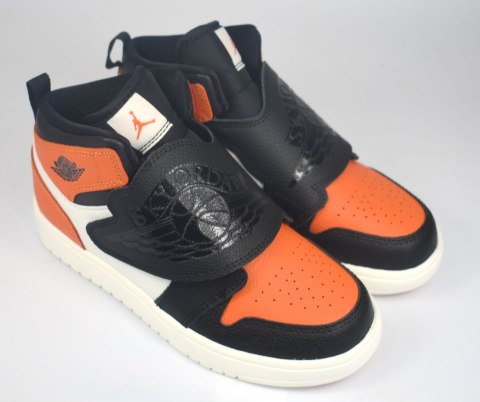 Nike buty dziecięce sneakersy Sky Jordan 1 (PS) BQ7197 008 roz. 32