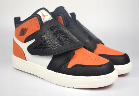 Nike buty dziecięce sneakersy Sky Jordan 1 (PS) BQ7197 008 roz. 32